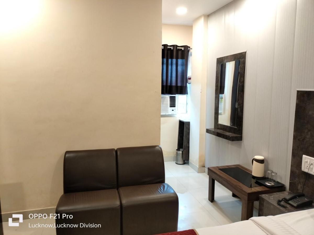 Hotel Kbs Lucknow Exterior photo